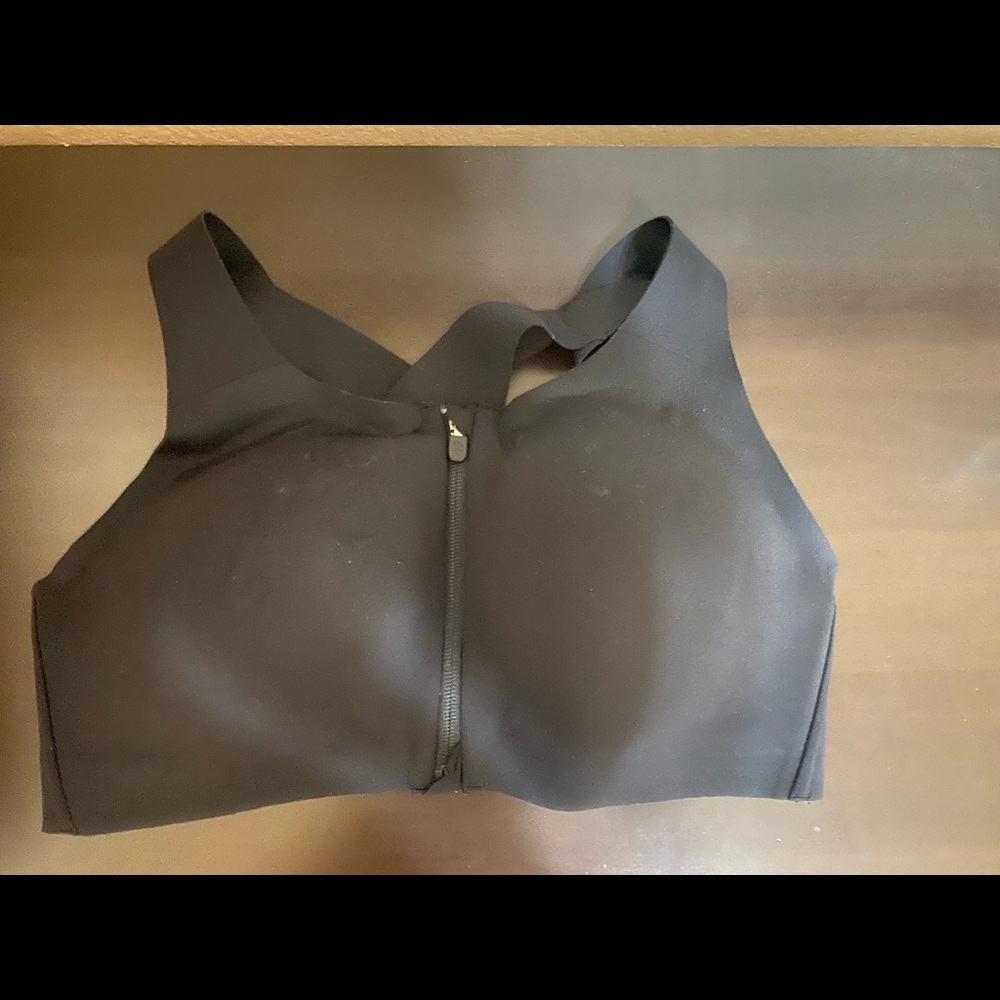 Lululemon front zip bra